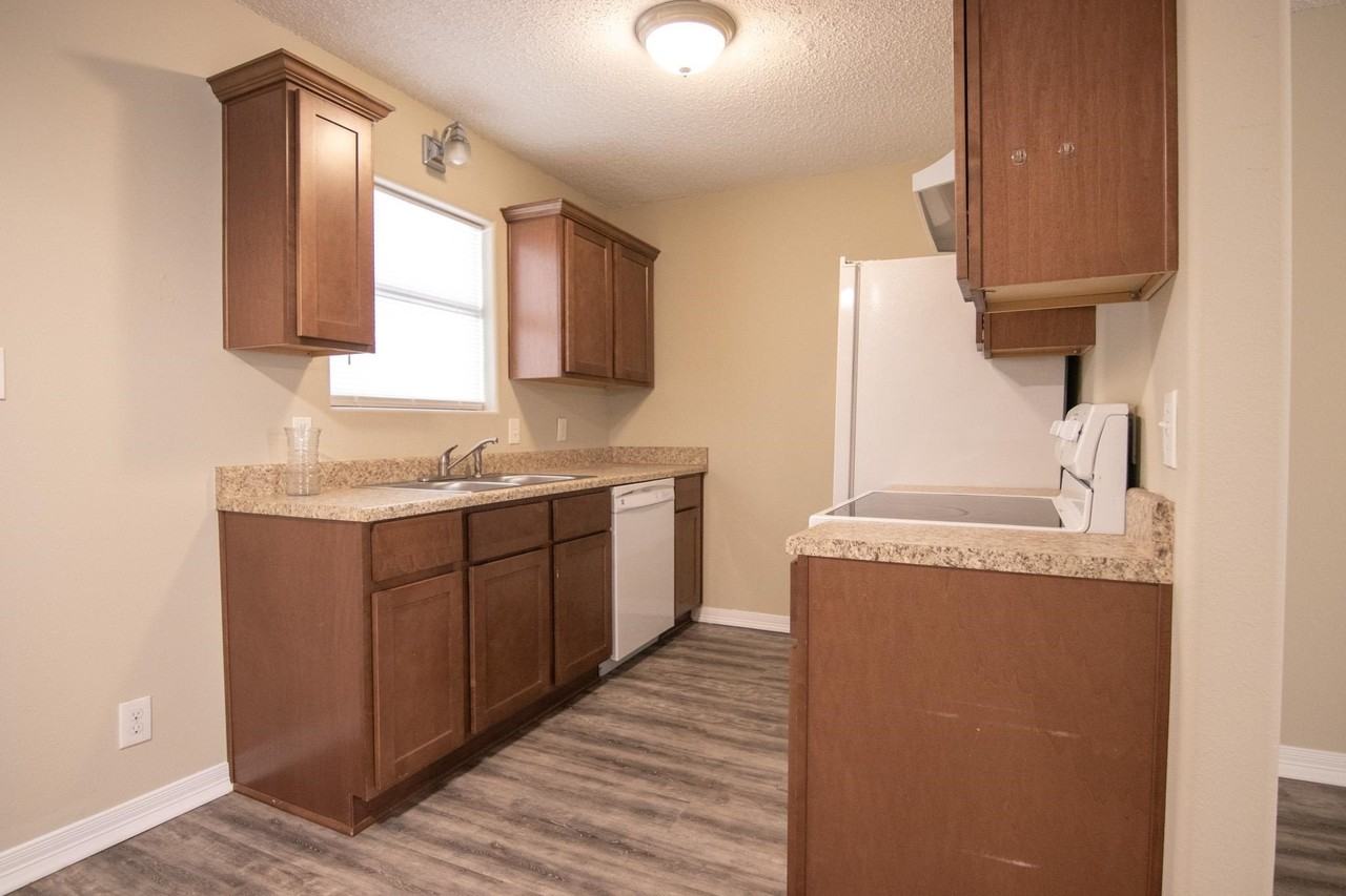 7817 Walnut Dr - Photo 5 of 18