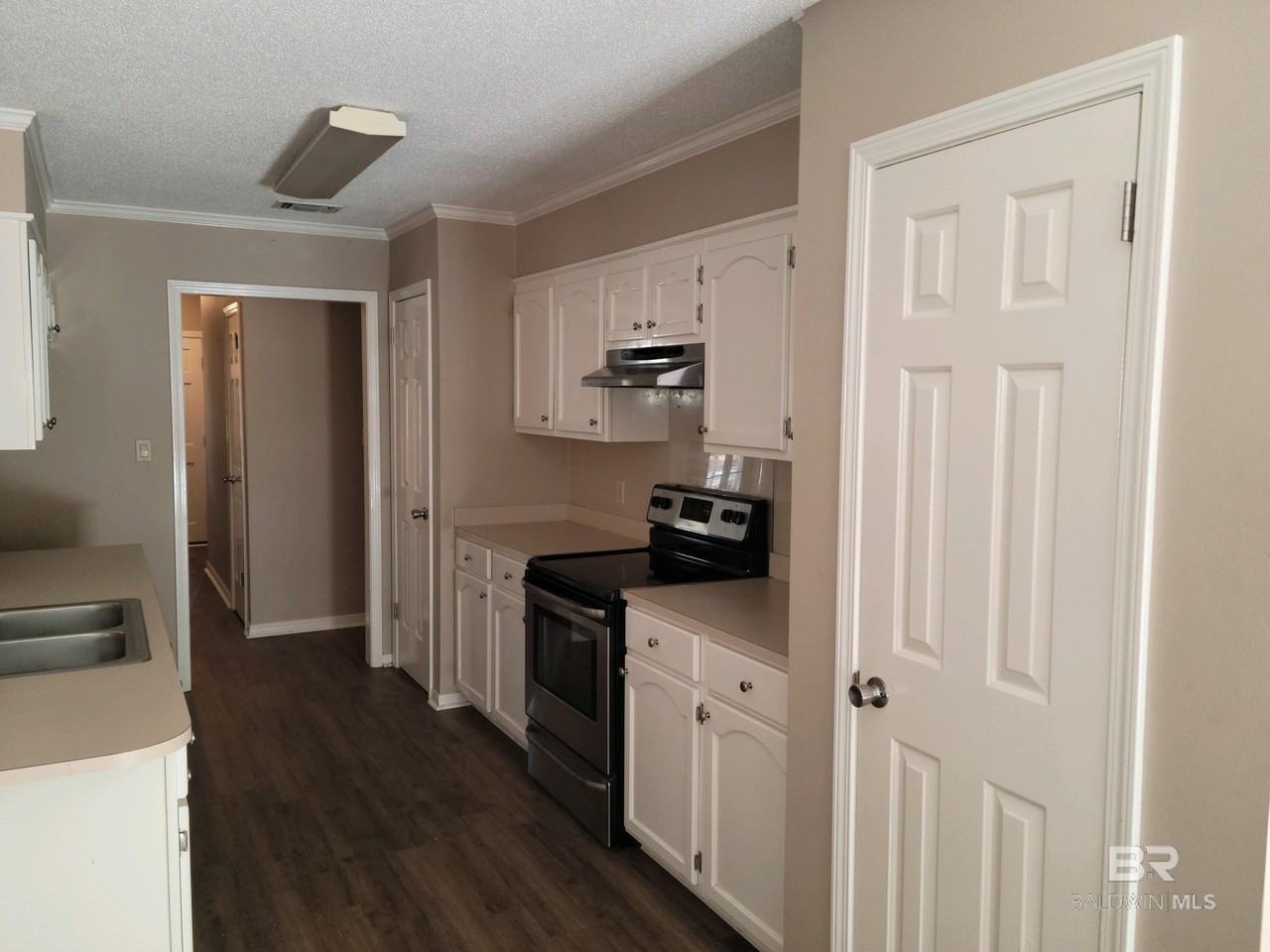 459 Ridgewood Dr - Photo 4 of 18