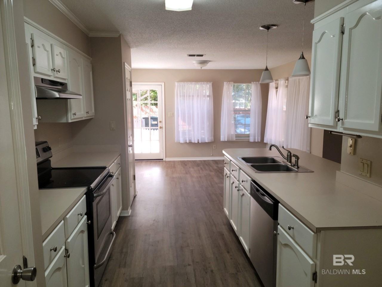 459 Ridgewood Dr - Photo 5 of 18