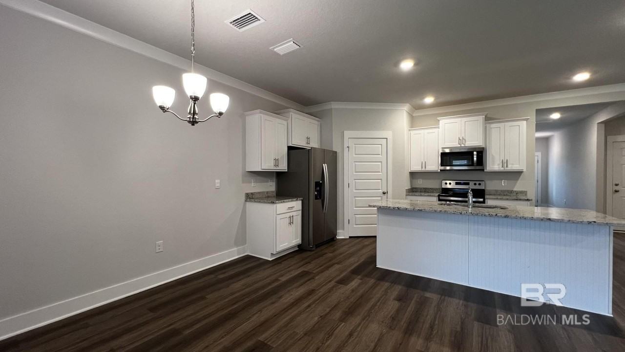 177 Ferdinand Ave - Photo 4 of 17