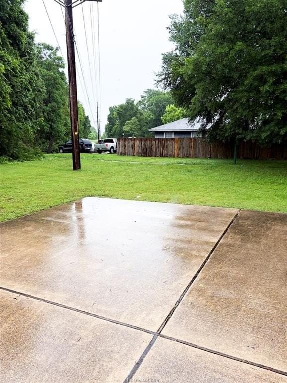 1005 Autumn Cir #B - Photo 2 of 19