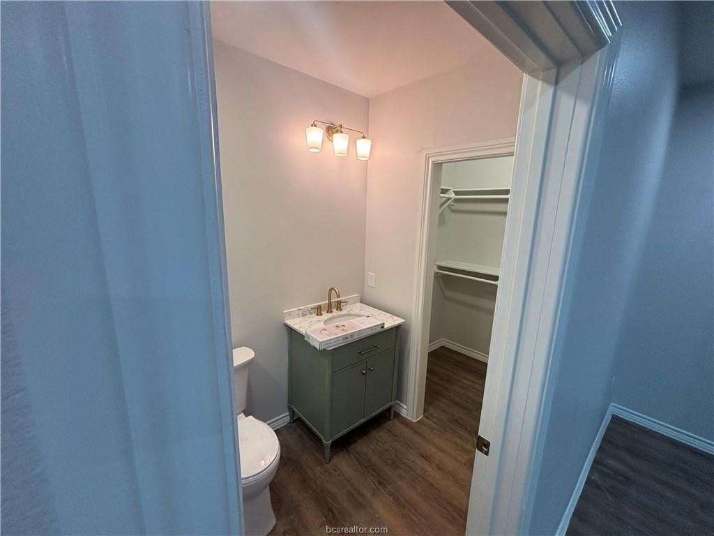 2100 Cavitt Ave - Photo 2 of 5