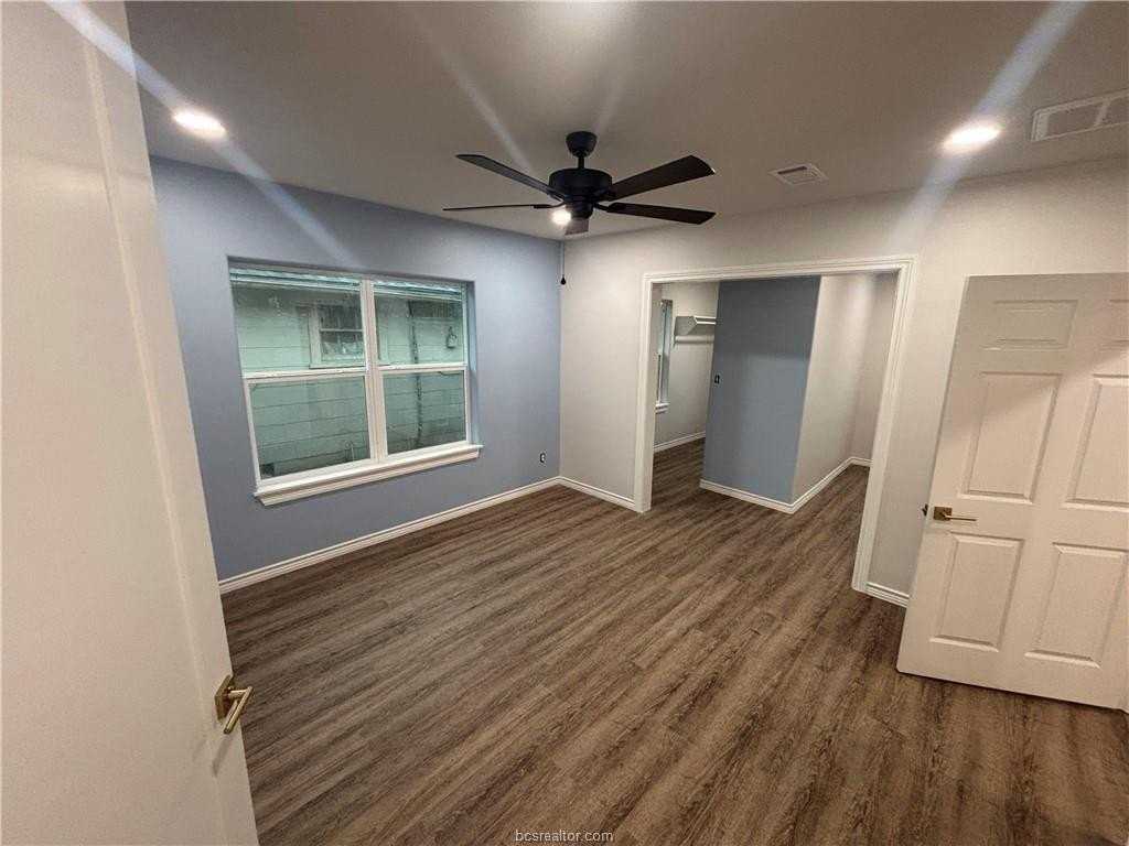 2100 Cavitt Ave - Photo 5 of 5