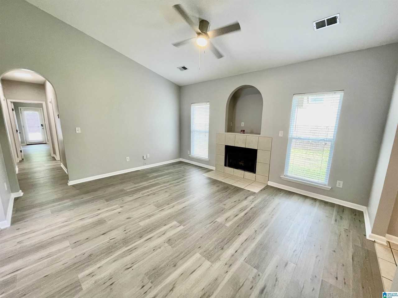 5241 Cottage Cir - Photo 4 of 23