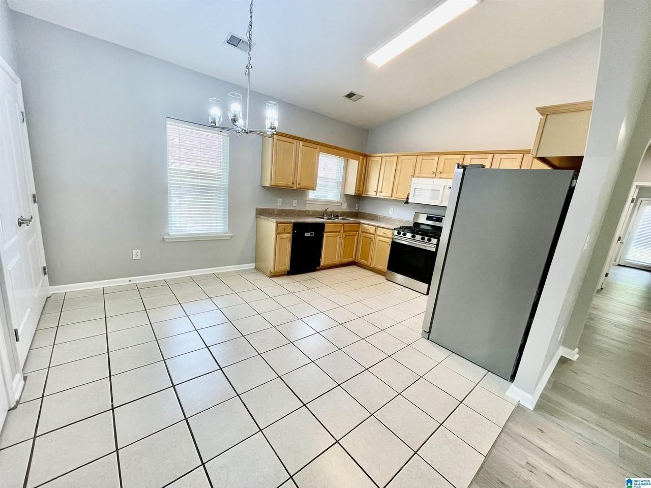 5241 Cottage Cir - Photo 5 of 23