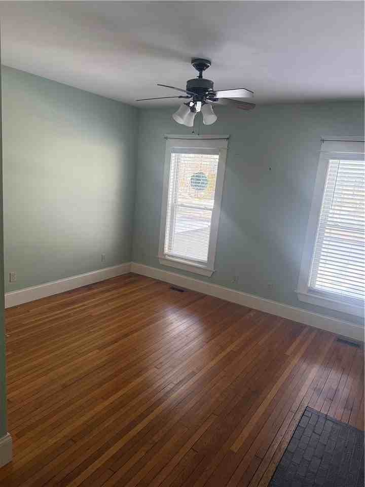 507 W Water St #2 - Photo 5 of 10