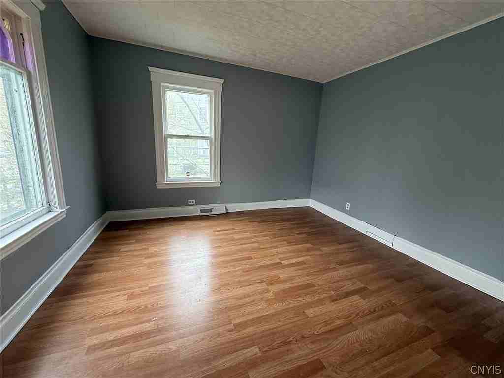 154 Seeley Ave - Photo 2 of 6