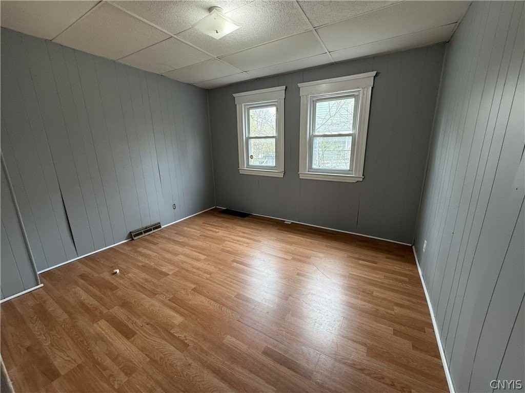 154 Seeley Ave - Photo 4 of 6