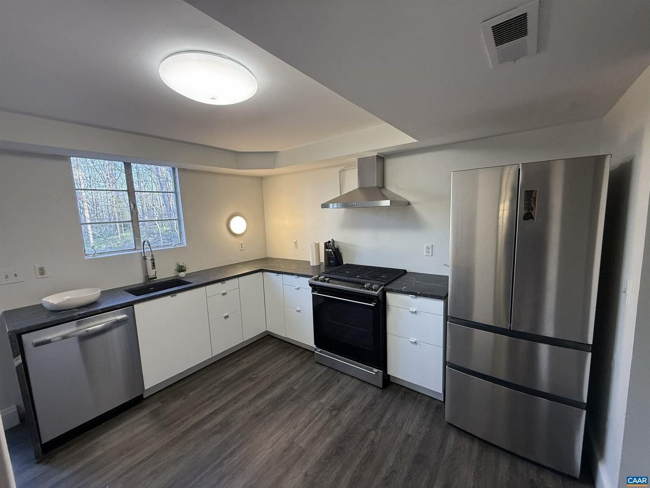 2709 Eton Rd - Photo 3 of 11