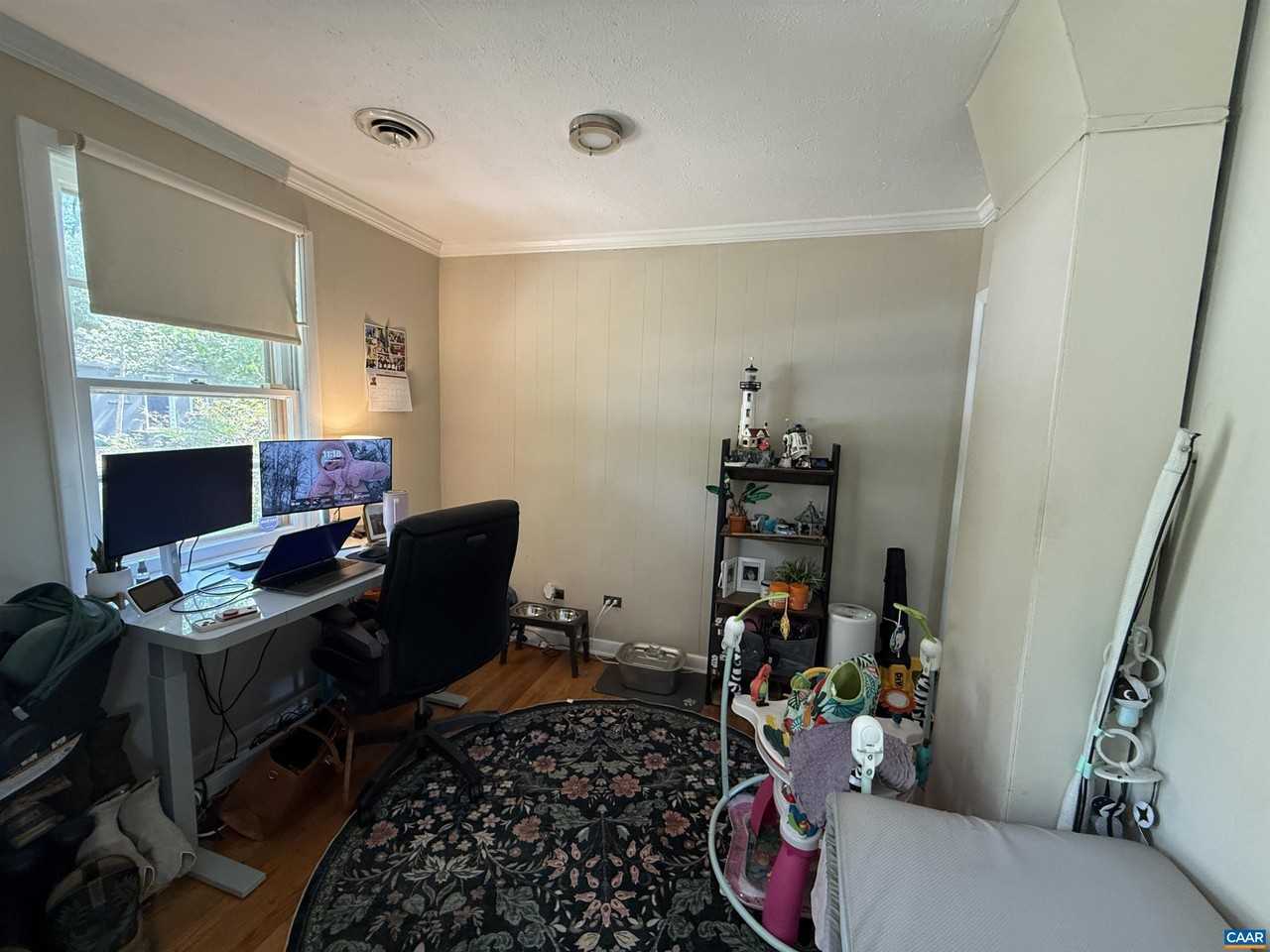 301 Georgetown Ln - Photo 6 of 13