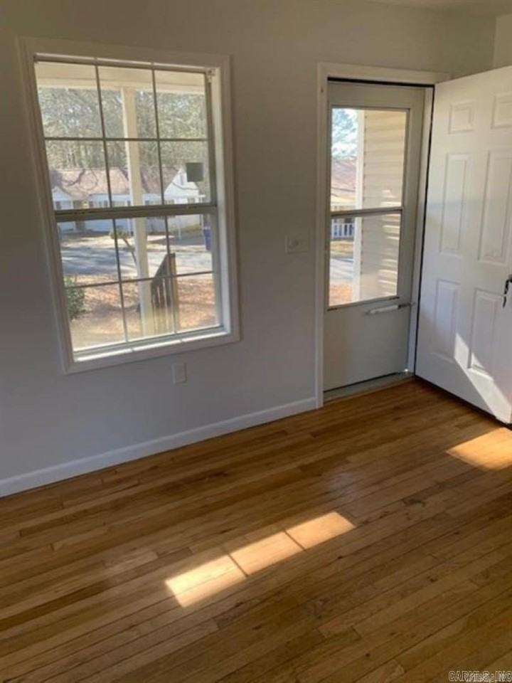 861 Crestwood Rd - Photo 2 of 11