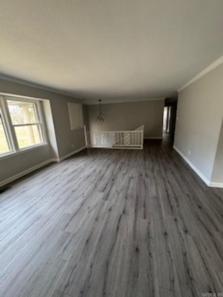 980 Woodcrest Rd - Photo 2 of 29