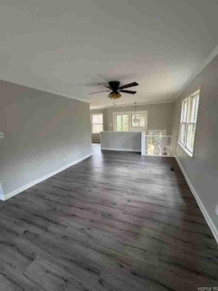 980 Woodcrest Rd - Photo 3 of 29