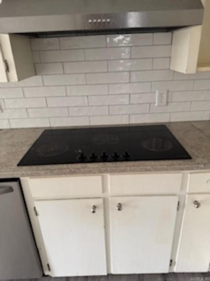 980 Woodcrest Rd - Photo 6 of 29