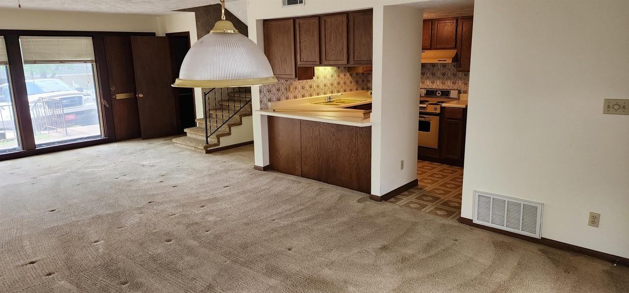 16 Annette Rd - Photo 3 of 16