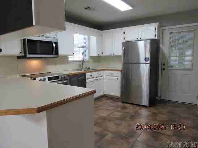 2425 Morse Dr - Photo 5 of 14