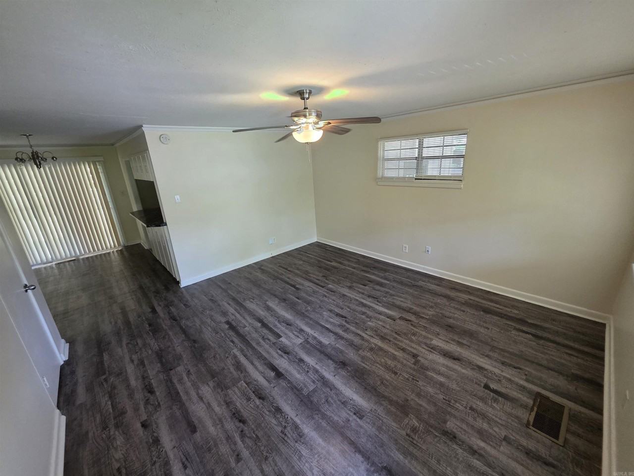 99 Broadmoor Dr - Photo 5 of 18