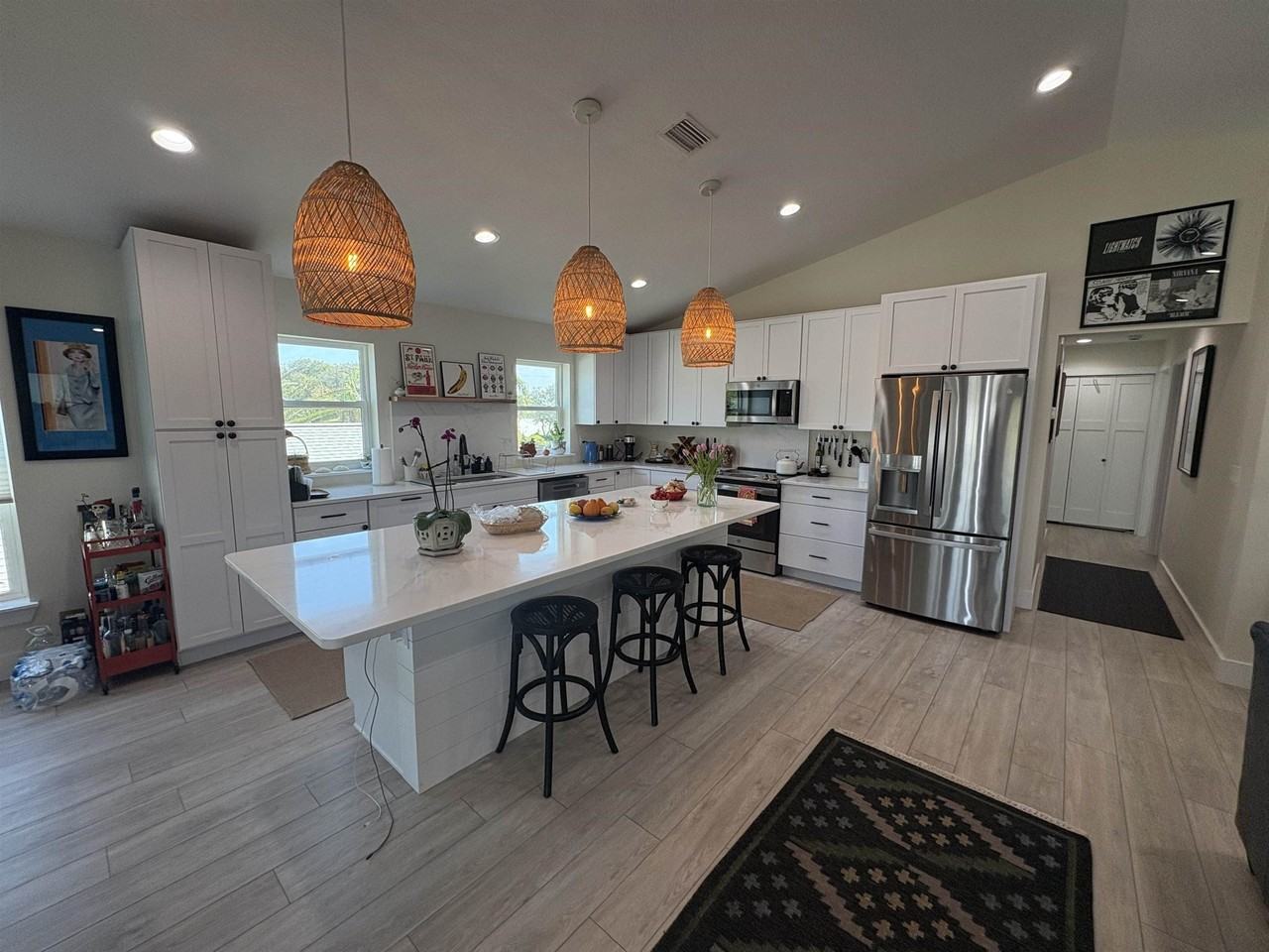 221 Desoto Rd - Photo 2 of 9