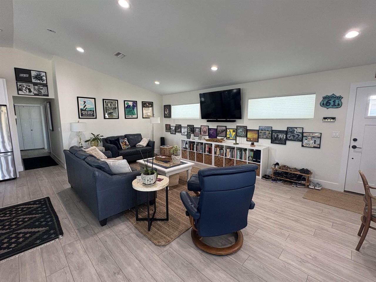 221 Desoto Rd - Photo 4 of 9