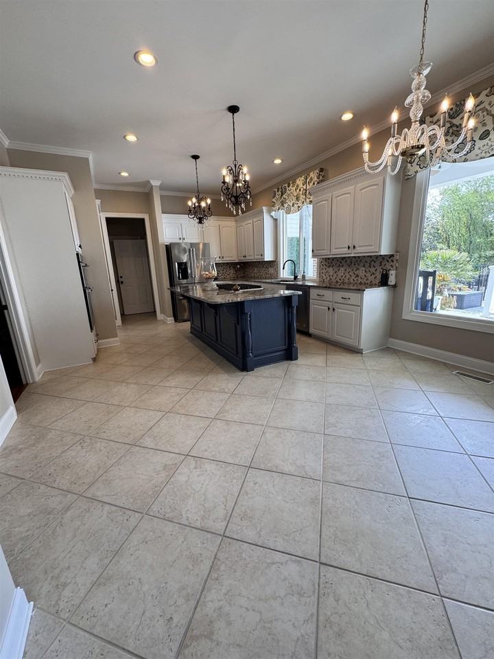 3771 Waterford Dr - Photo 6 of 23