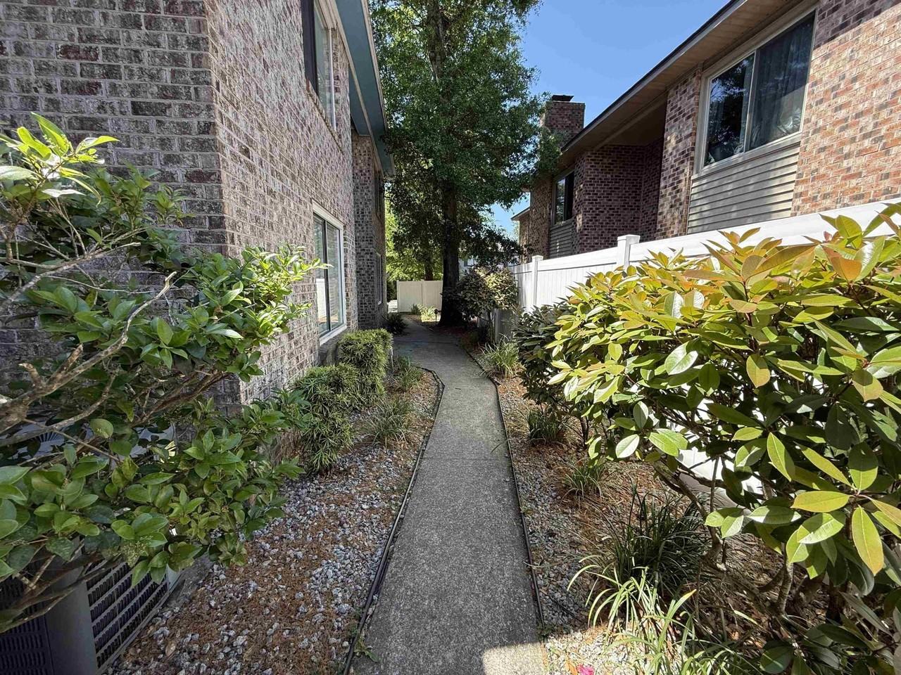 407 76th Ave N - Photo 3 of 14