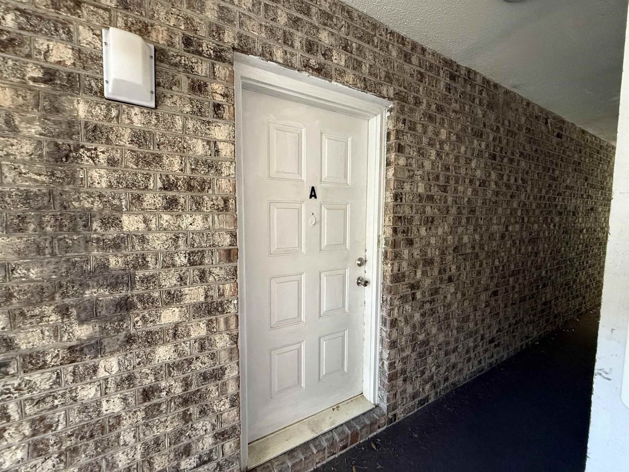 407 76th Ave N - Photo 4 of 14