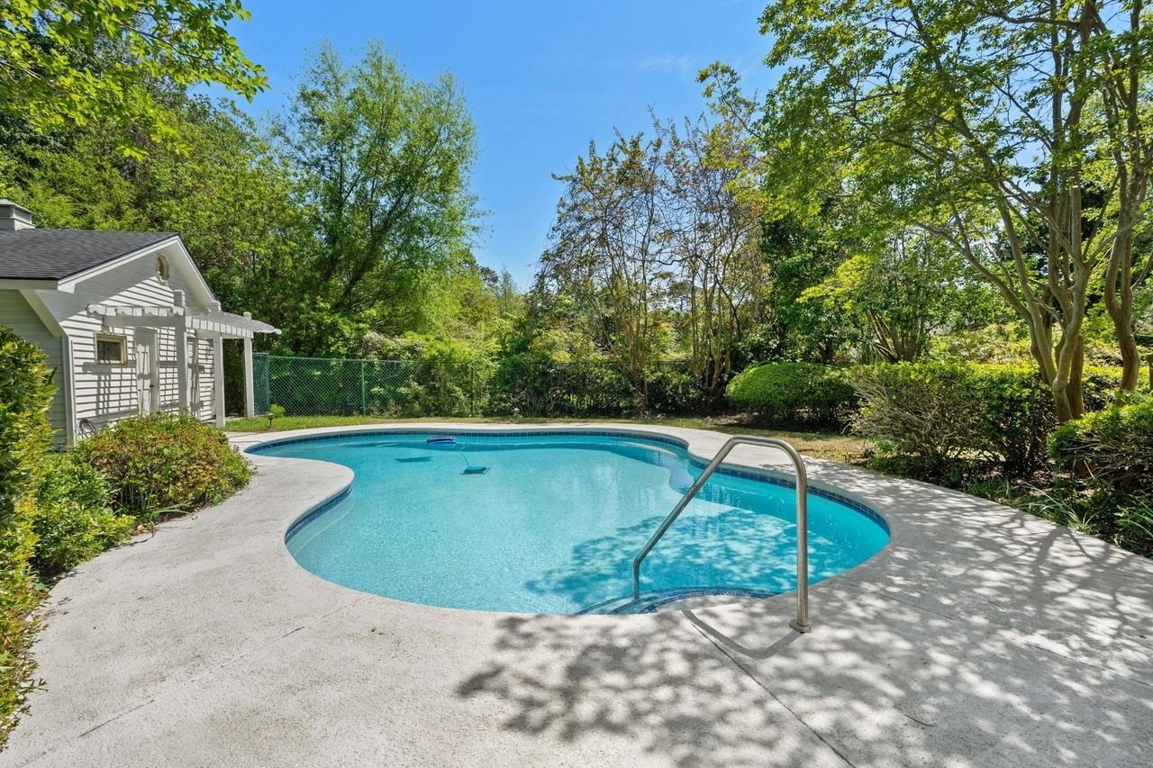 5704 Woodside Ave - Photo 5 of 50