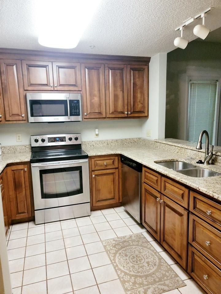 1221 Tidewater Dr - Photo 3 of 13