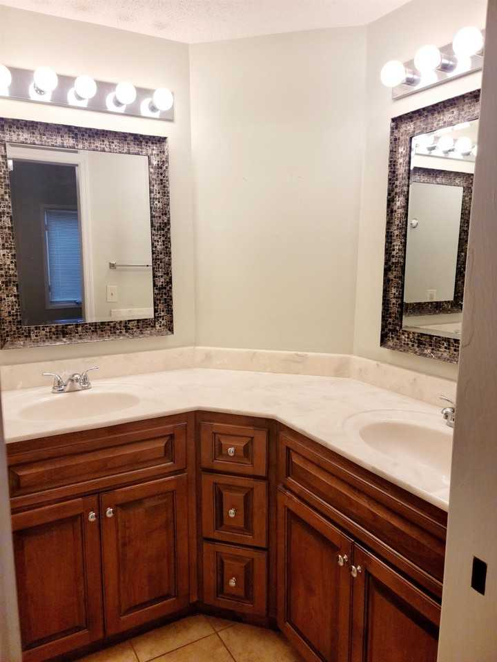 1221 Tidewater Dr - Photo 7 of 13