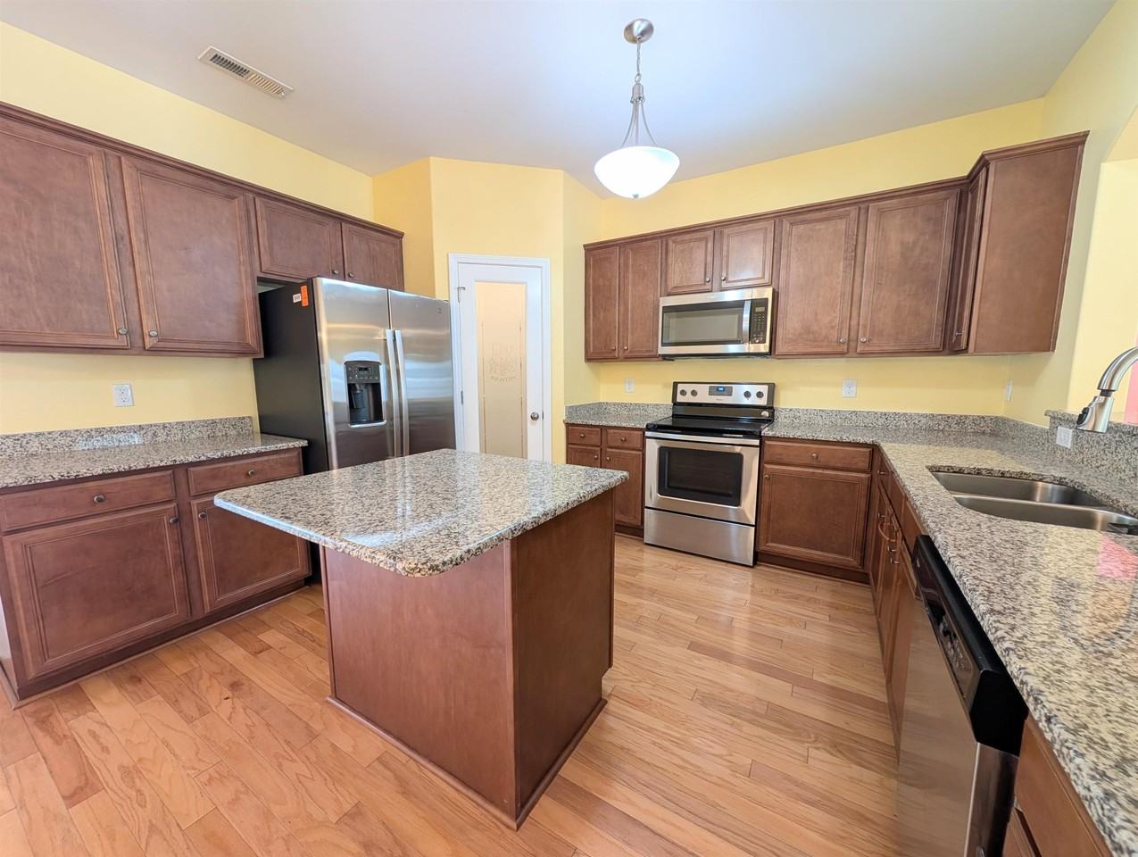 244 Belclare Way - Photo 5 of 50