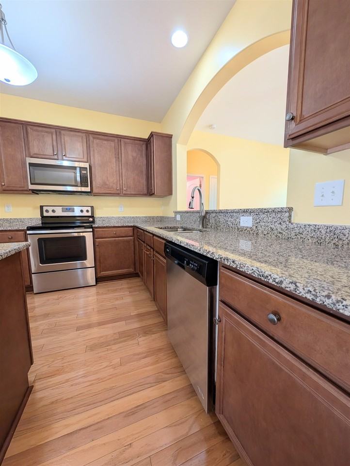 244 Belclare Way - Photo 6 of 50