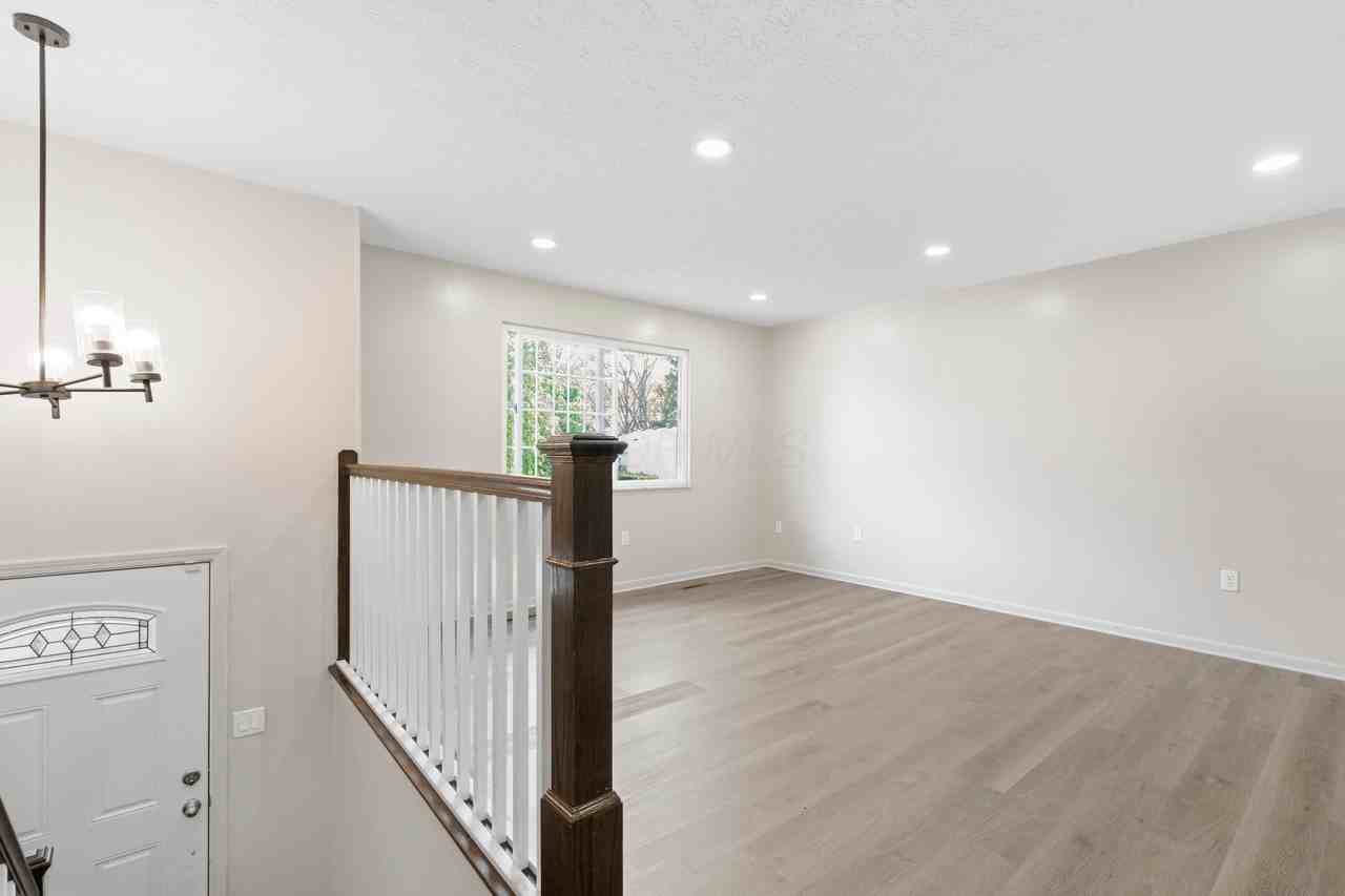 5175 Threshing Ct - Photo 2 of 26