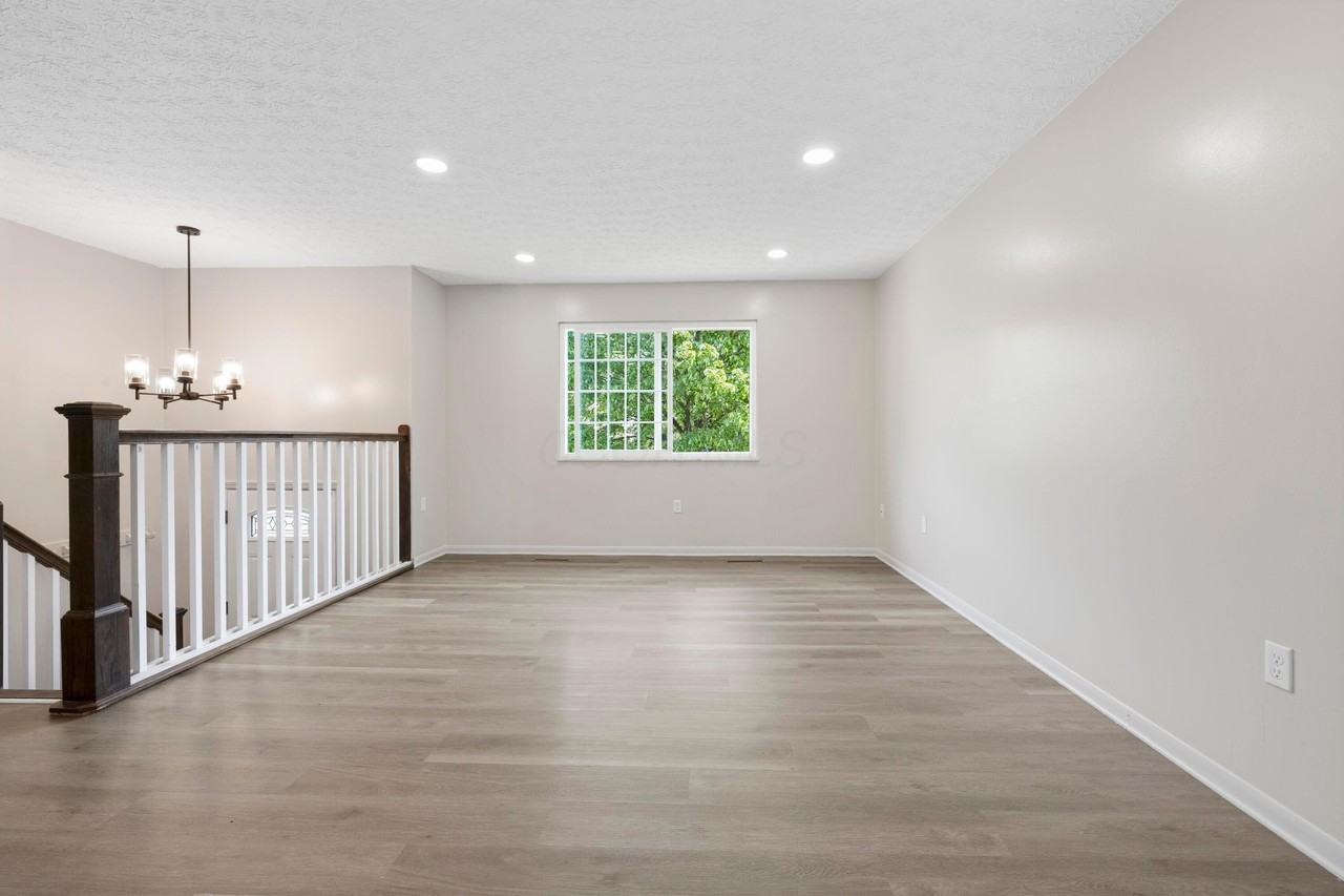 5175 Threshing Ct - Photo 3 of 26