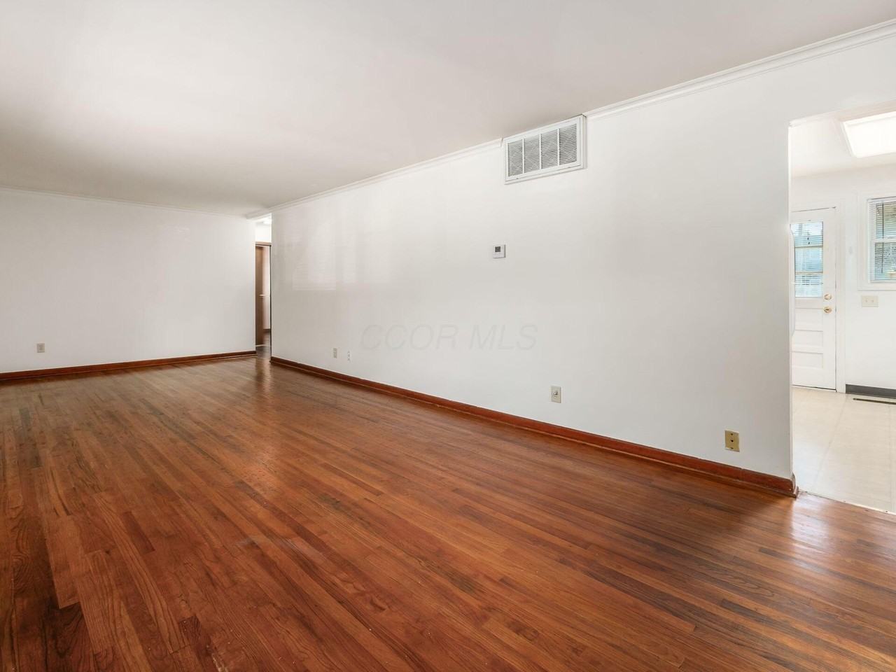 1140 Eastfield Rd - Photo 6 of 33