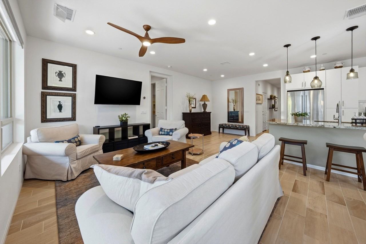 51811 Golden Eagle Dr - Photo 2 of 34