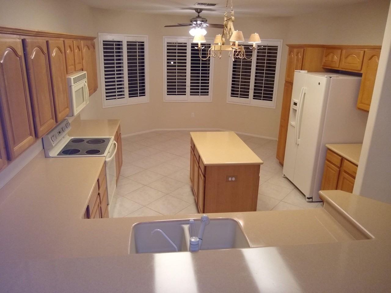 39354 Falconwood Ct - Photo 3 of 15