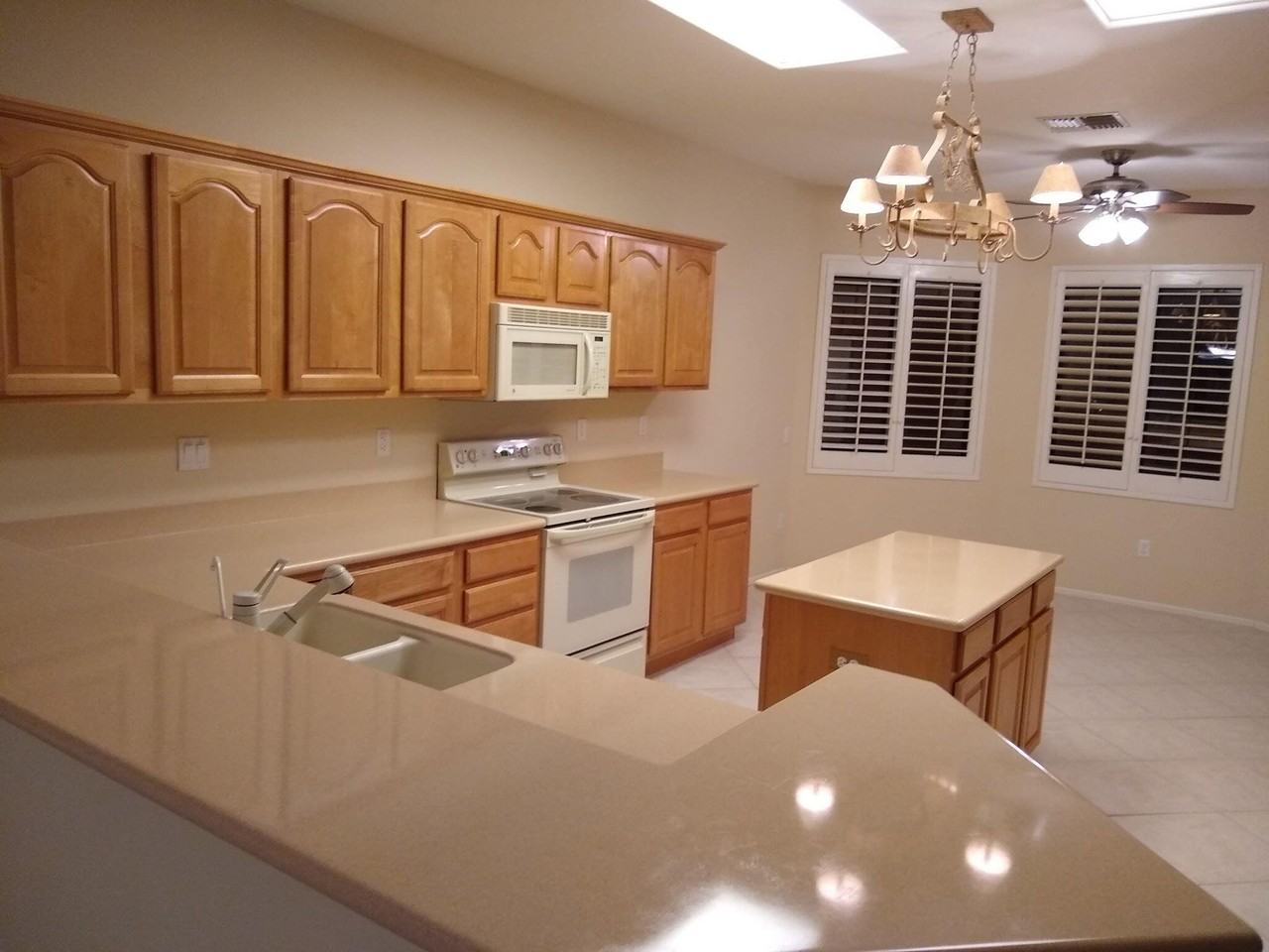 39354 Falconwood Ct - Photo 4 of 15