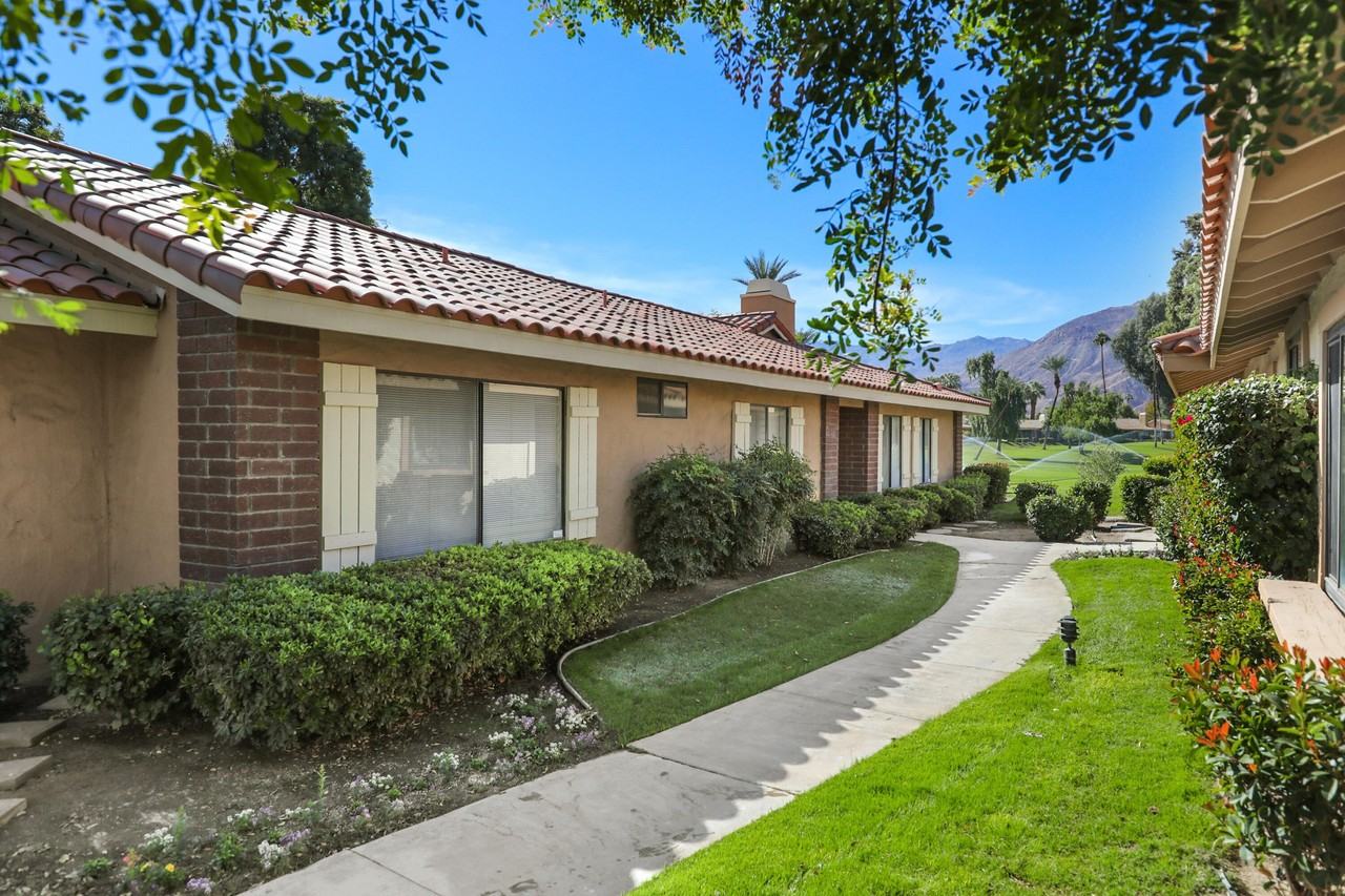 175 Gran Via - Photo 2 of 40