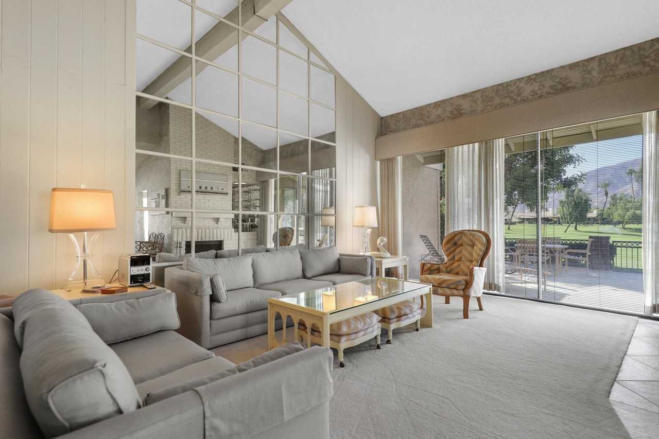 175 Gran Via - Photo 5 of 40