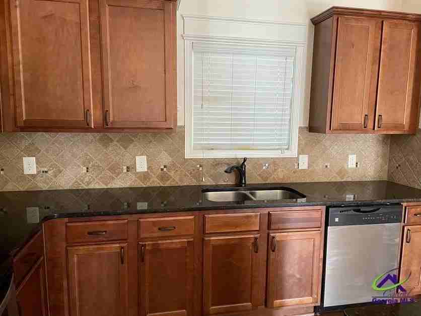 121 Regency Ct - Photo 6 of 18