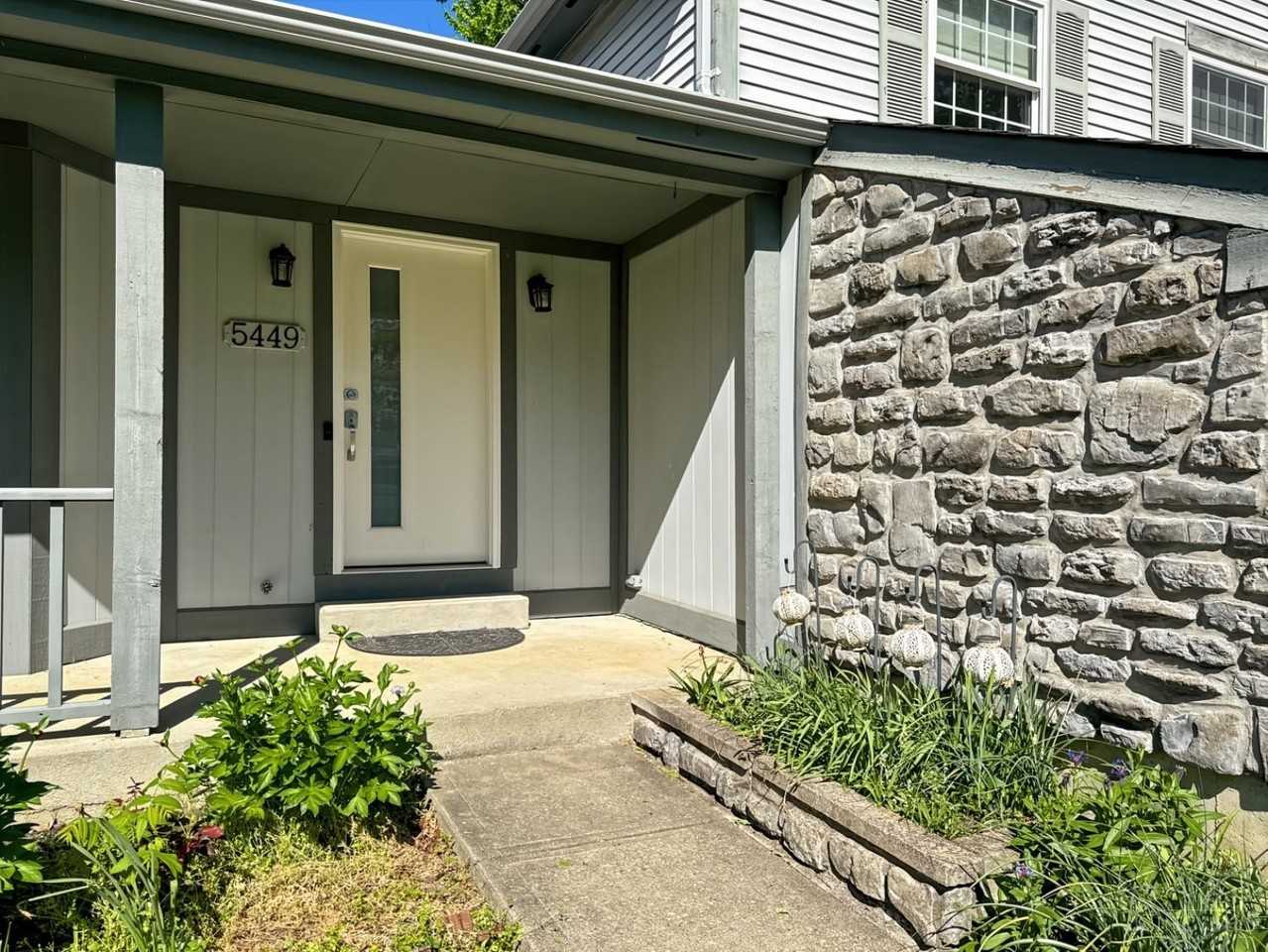 5449 Old Farm Dr - Photo 2 of 32