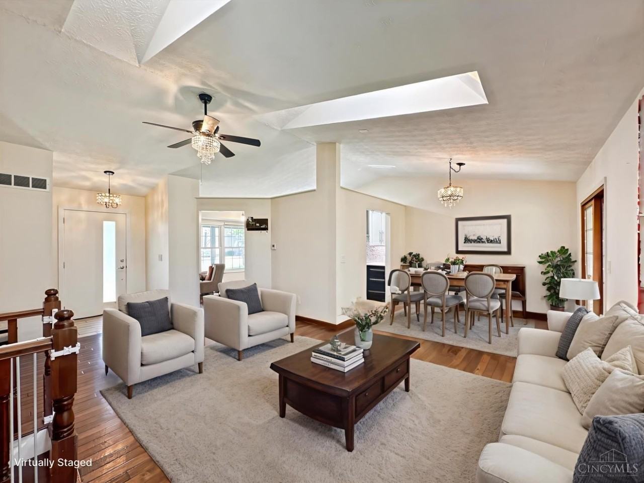 5449 Old Farm Dr - Photo 3 of 32