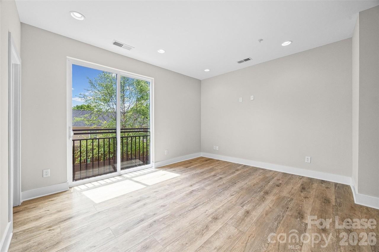 840 E 18th St #C - Photo 6 of 27