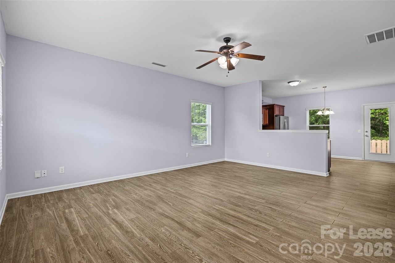 6056 Shamrock Green Dr - Photo 3 of 25