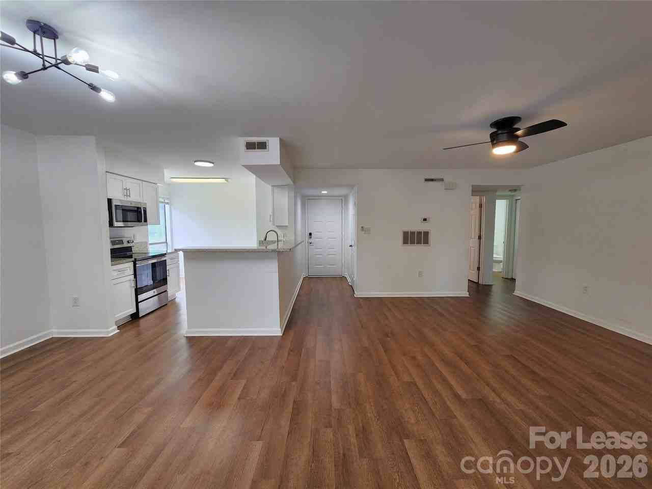 5721 Dockside Dr - Photo 5 of 20