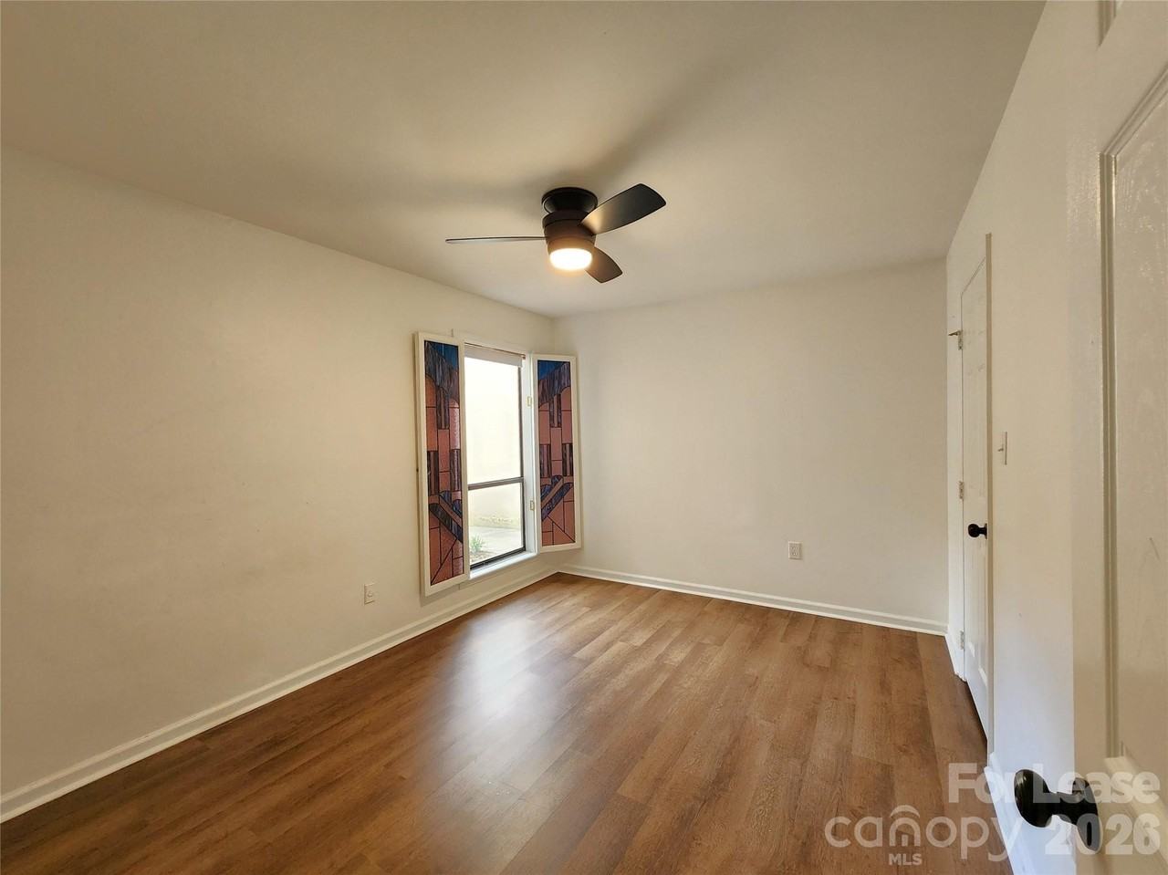 5721 Dockside Dr - Photo 6 of 20