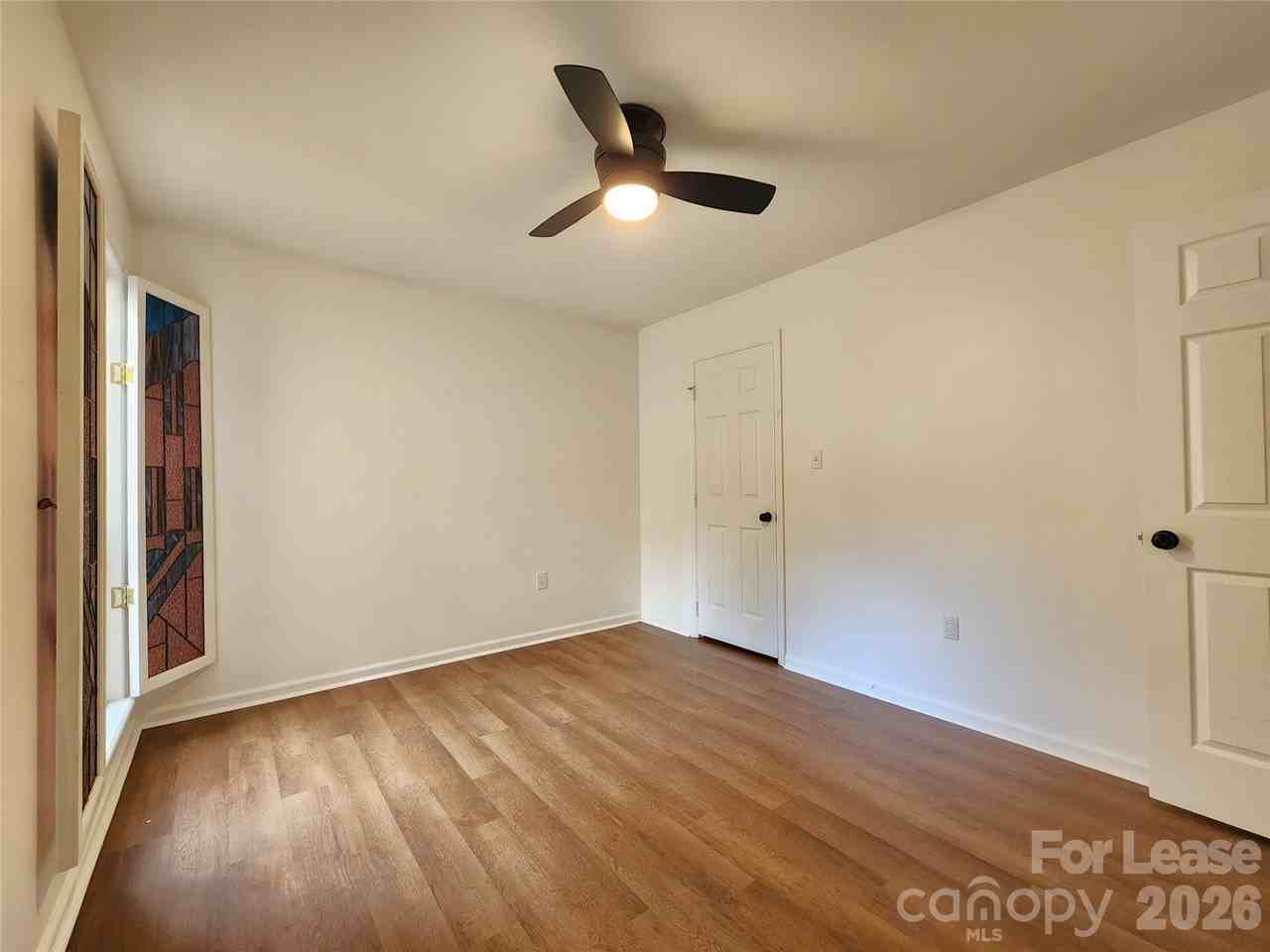 5721 Dockside Dr - Photo 7 of 20