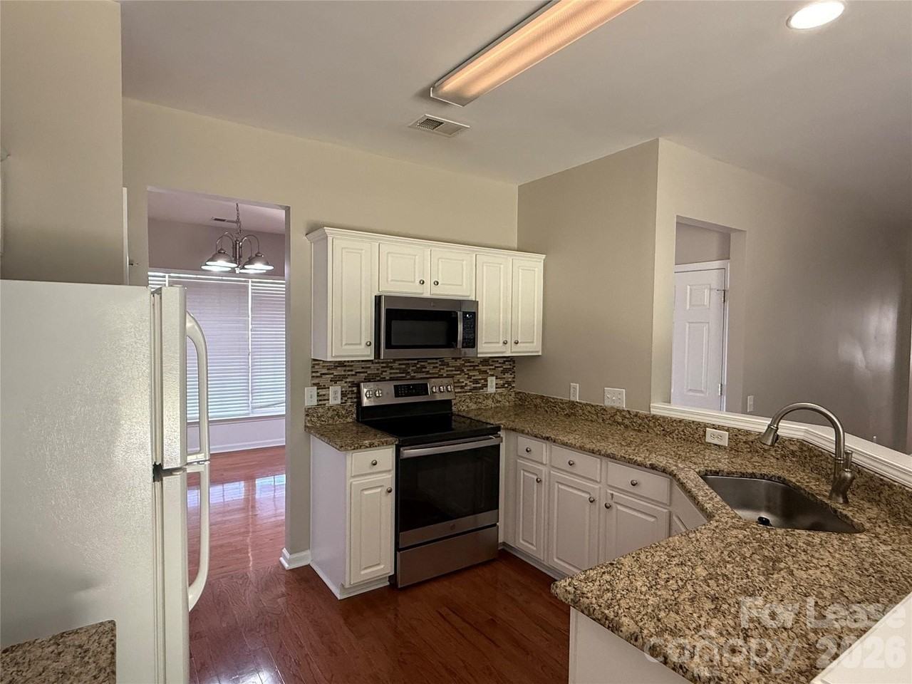 8611 Dennington Grove Ln - Photo 4 of 23