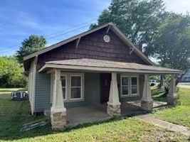 featured image of 661 S Grove St