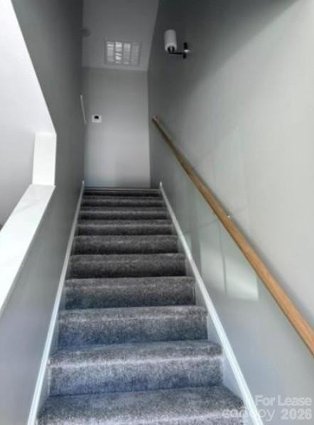 407 N Maple St - Photo 3 of 7